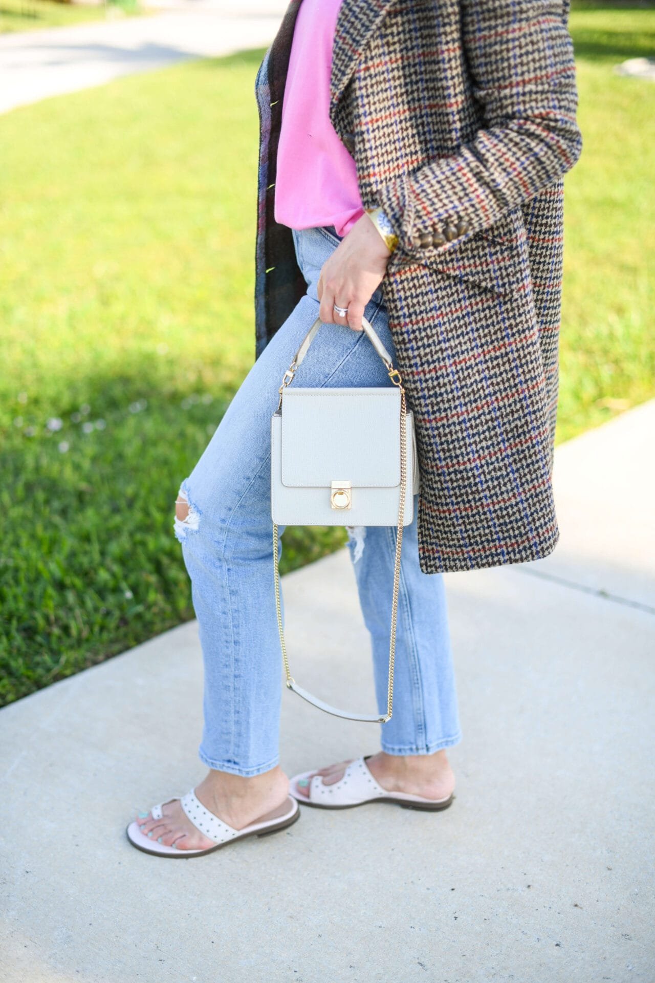 Veronica Beard Coat Lindsi Lane Tee ReDone Jeans Polene Bag Vionic Shoes by Modnitsa Styling